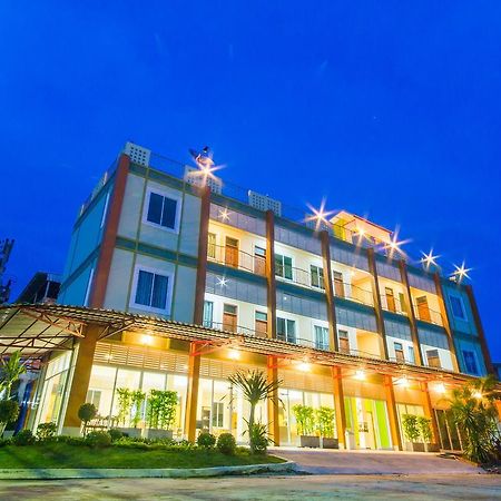 우본라차타니 우본 베스트 플레이스 아파트 호텔 외부 사진